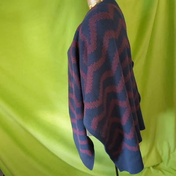 Nicole Miller Chevron Striped Shawl Wrap Open Front Poncho Blanket Cape~ - Picture 3 of 7